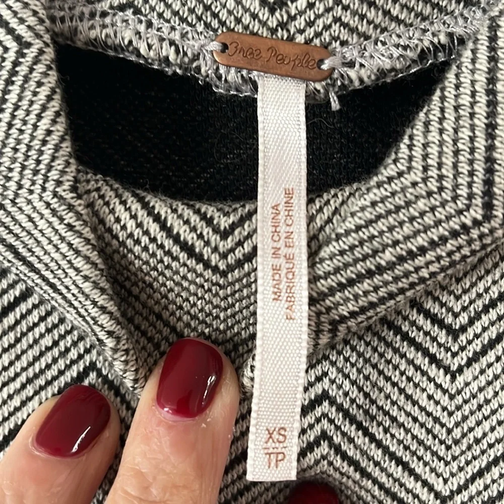 FREE PEOPLE herringbone mock neck stretchy knit xs